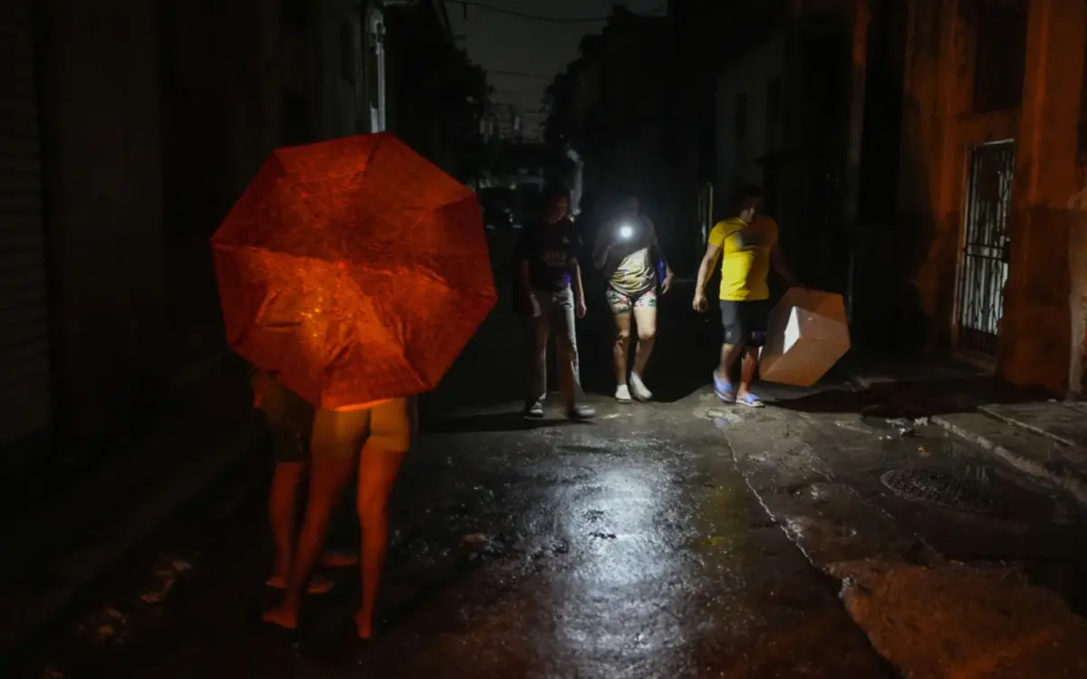 This image shows the dark streets of Cuba. 